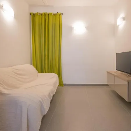 Three Cities Boutique Studio By The Sea Apartament